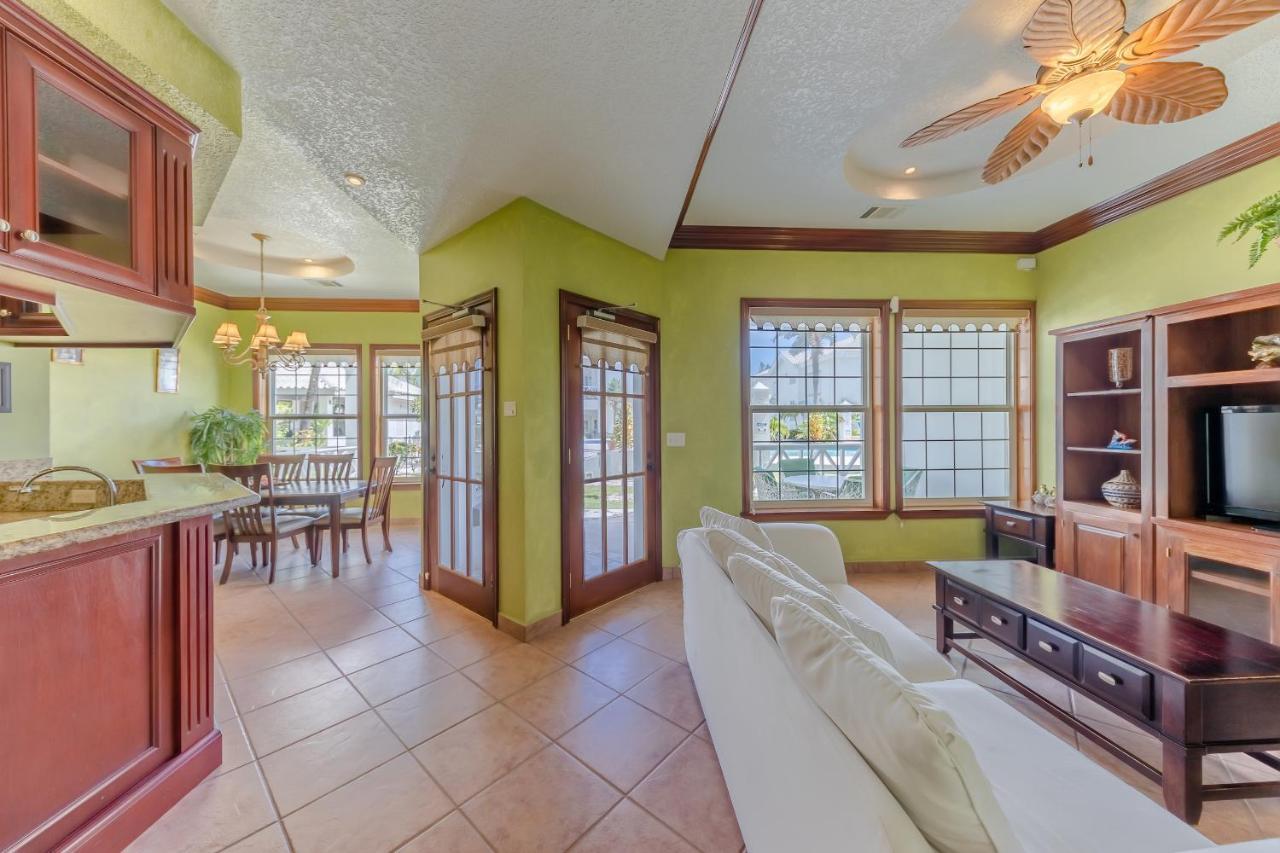 סן פדרו Grand Colony Island Villas מראה חיצוני תמונה